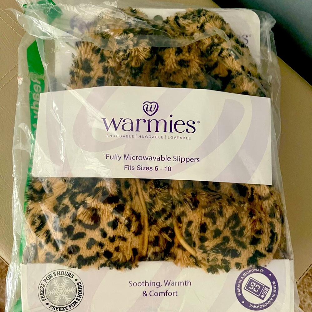 Warmies Leopard Print Microwavable Lavender Scented Slippers NWT